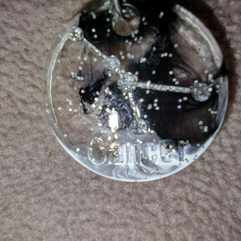 Cancer Keychain - Epoxy Resin with Zodiac Symbols - Unique Design for Cancer Lovers