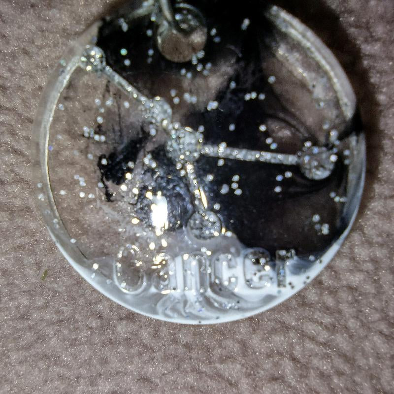 Cancer Keychain - Epoxy Resin with Zodiac Symbols - Unique Design for Cancer Lovers